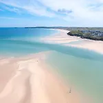 Family Friendly Home By The Beach