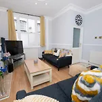 Emmadale Bridington Town Centre Sleeps 10