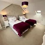 Scoresby Retreat - Whitby Holiday Home