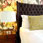 Chic Modern Apartment Suite - Free Parking & Wifi! - 1 Minute Walk To Poole Quay - Great Location - Free Parking - Fast Wifi - Smart Tv - Newly Decorated - Sleeps Up To 2! Close To Poole & Bournemouth & Sandbanks