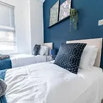 Spacious 3 Bedroom Apartment
