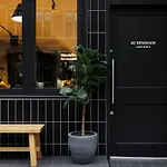40 Renshaw Apartments