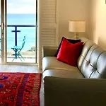 Stylish Sea View Apartment With Parking
