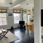 Stylish Loft Apartment Moments From Beach By Whitstable-Holidays, Bowline