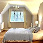 Large Coastal Cottage, Private Indoor Pool, Hut Tub, Sauna And Steam Pod