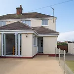 Lovely 3 Bedroom Home In Rhos On Sea