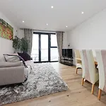 Beach Front 2Bed Sea View & Parking