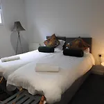 Super Size Static Duplex Barge 3 Double Bedrooms Plus 3 Triple Bedrooms All With Modern En-Suites