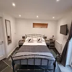 The Den - A Modern, Quirky, Self Contained Unit