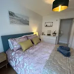 Spacious 5-Bedroom Nr Swanpool Beach - Falmouth