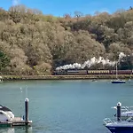 15 Dart Marina