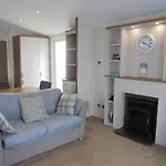 6 Berth Central Heated On Annandale
