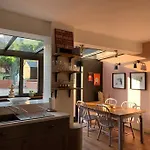 Margate Escape House, Sleeps 5-6. Free Parking.