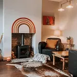 Margate Escape House, Sleeps 5-6. Free Parking.