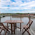 Stunning Views And City Side-Belfast City-2 Bedroom-5 Guests-Wifi & Parking