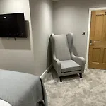 Willshaw Suites For Families Over 25 Only