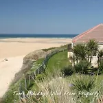 F62 Near Sea, Riviere Towans