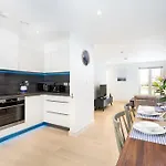 Luxury 3 Floor Town House By Tolcarne Beach