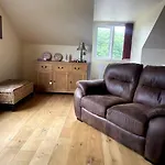 Open Plan Area Sleeping Up To 2 Adults & 2 Children