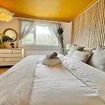 The Barefoot Bungalow In Picturesque Prestatyn
