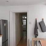 Pass The Keys Newly Renovated Central Townhouse With Parking