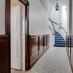 Rodney St - City Centre - Georgian Apartment -