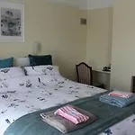 Spring Gardens, 4-Bedroom Seaside Family Home