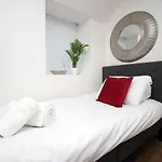 Lovely Studio Flat Free Parking-Near City Centre