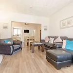 Sail Lodge