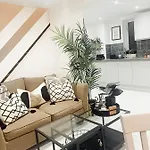 Amaso - Stylish & Cosy 1 Bedroom Flat