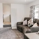 Daisy'S Den