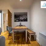 Long Stay Business Apartment By Furnished Accommodation Liverpool - Free Parking - Wifi