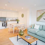 39 Teesra House