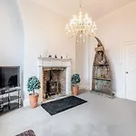 Airy Hill Manor - The Penthouse