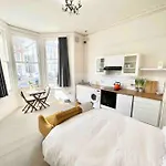 Bright & Relaxing Studio In Brighton & Hove