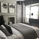 Stunning Seaside Cottage Seconds From Beach By Whitstable-Holidays, Fig Cottage
