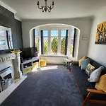 Delightful Newly Renovated 3-Bed House With Garden Beach Hut