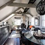 The Old Stores, Luxury Selfcatered Holiday Cottage Above The Beach