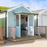 Family & Pet Friendly, Stylish & Spacious Beach House