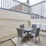 Apartment 1 - Khyber Lodge Apartments
