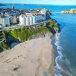 Skylark - 2 Bedroom Apartment - Tenby
