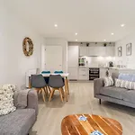 1 Putsborough - Luxury Apartment At Byron Woolacombe, Only 4 Minute Walk To Woolacombe Beach!