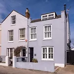 Captain'S Keep