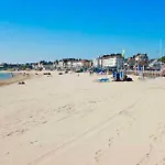 Stylish & Spacious 4 Bed Coastal Haven In Weymouth