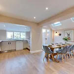 44 Stradbroke Road