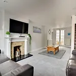 6 East Green