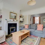 54 Stradbroke Road