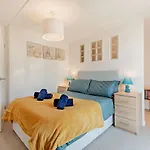 Butterfly Lodge