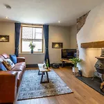One Over Eight - Luxury One Bed Apartment
