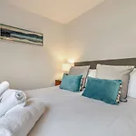 10 Putsborough - Luxury Apartment At Byron Woolacombe, Only 4 Minute Walk To Woolacombe Beach!